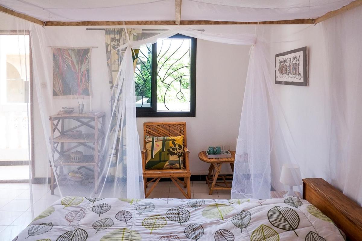 Keur Dofie Bed & Breakfast Toubab Dialaw Exterior photo