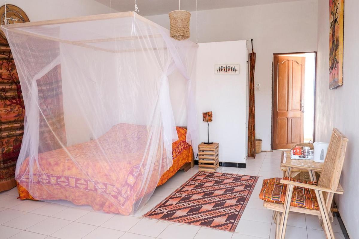 Keur Dofie Bed & Breakfast Toubab Dialaw Exterior photo