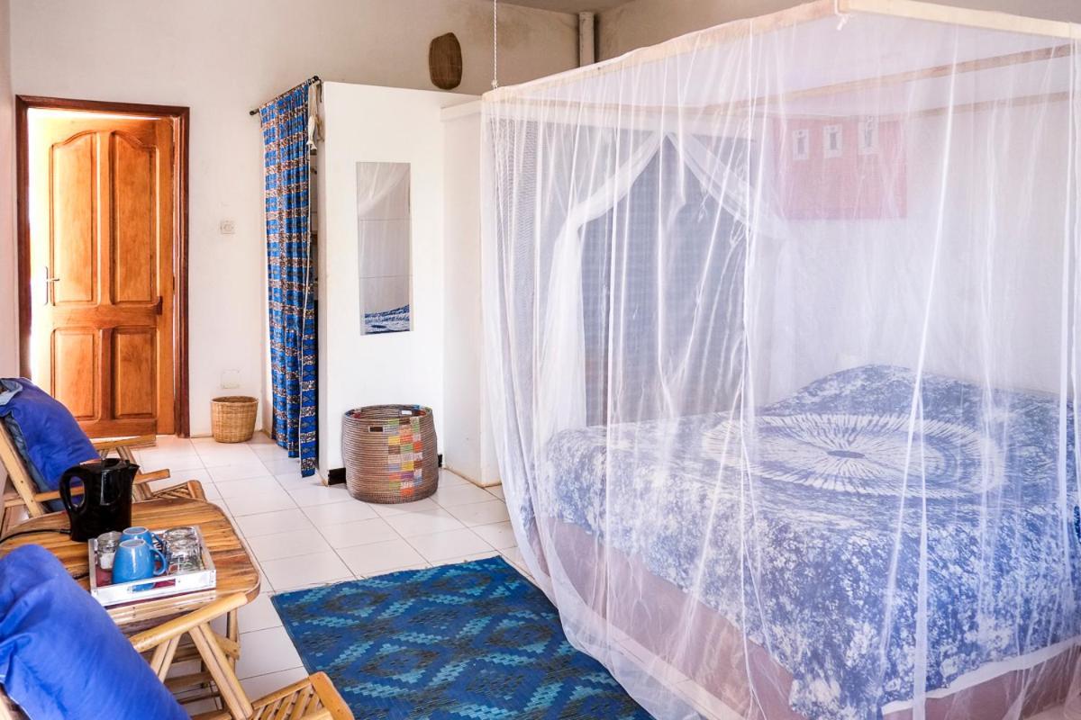 Keur Dofie Bed & Breakfast Toubab Dialaw Exterior photo